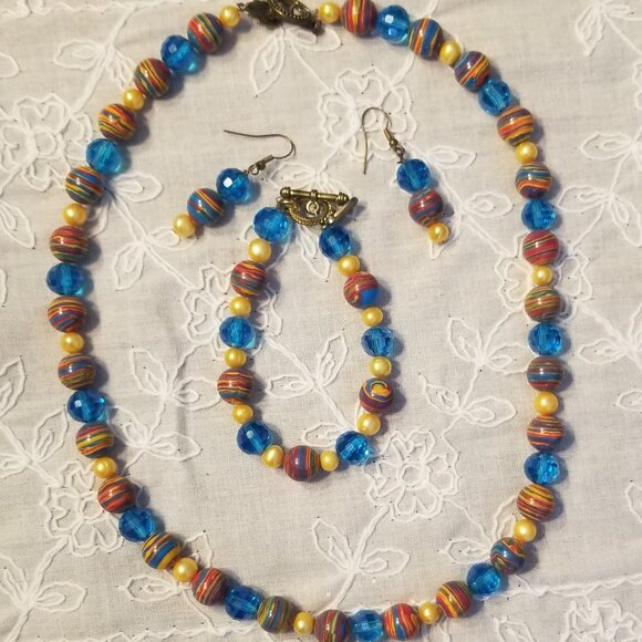 Beautiful Handmade Multicolor Jewelry Set - Necklace, Bracelet, Earrings - Picture 2 of 4